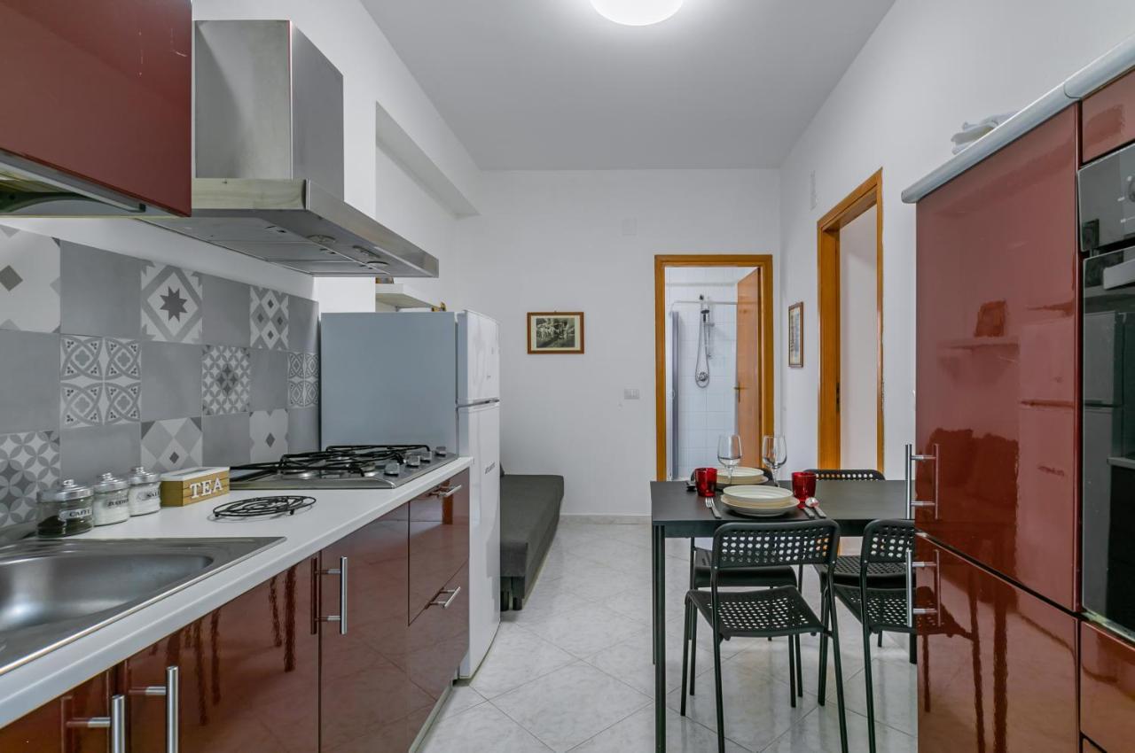 Villa Malfitano And Lolli Station Apt With Terrace Palermo Exterior photo