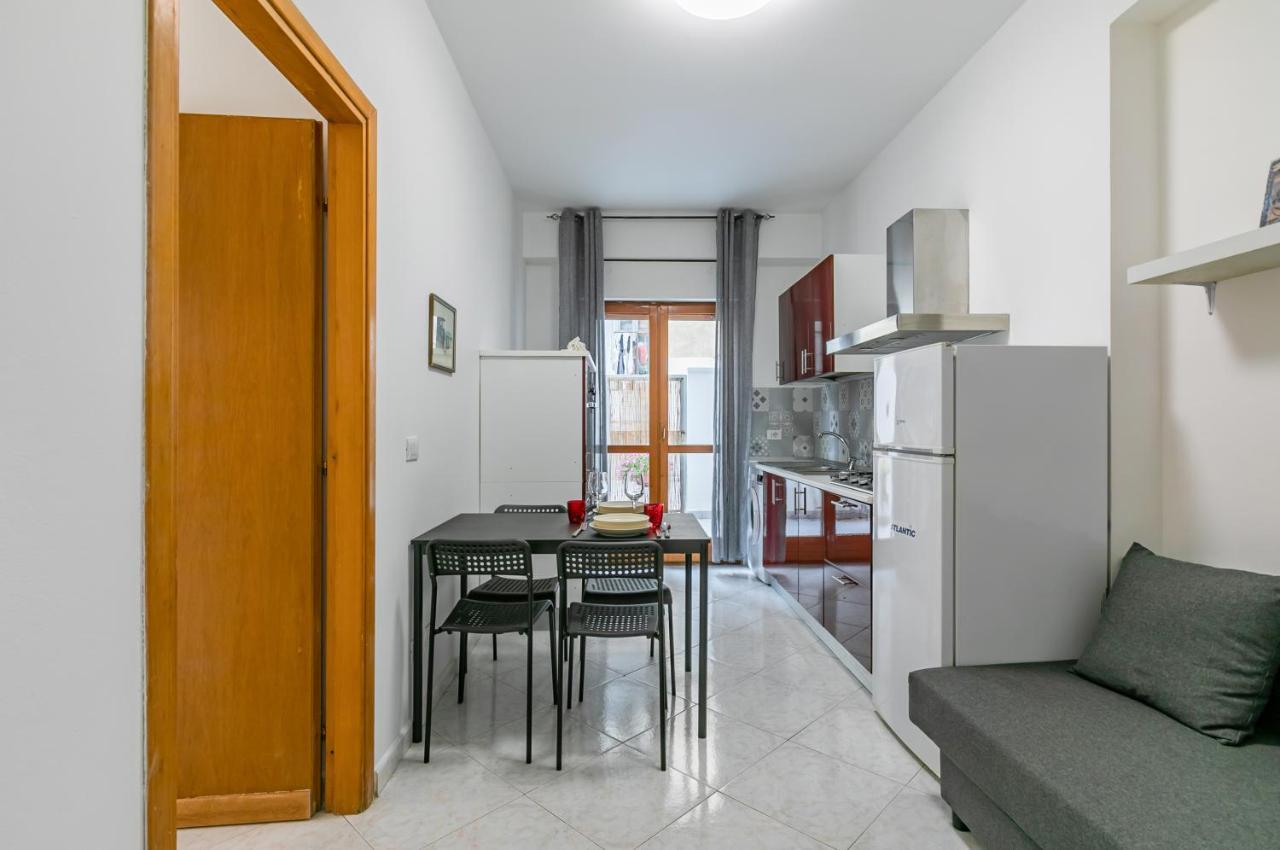 Villa Malfitano And Lolli Station Apt With Terrace Palermo Exterior photo