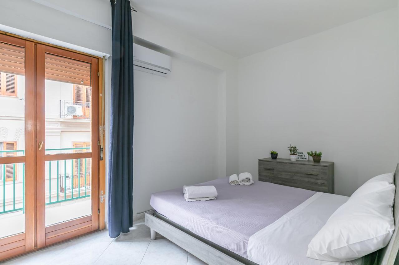 Villa Malfitano And Lolli Station Apt With Terrace Palermo Exterior photo